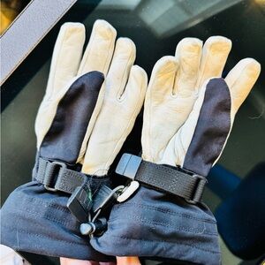 Kinda Hestra Black ski Gloves